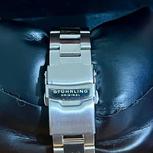 Stuhrling Aquadiver Date GMT “Pepsi” Dive Sport Luxury Watch - Picture 5 of 6